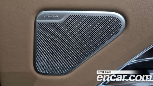 Land Rover Range Rover 2024 — Photo 19/37