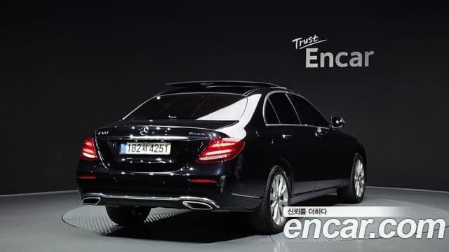 Mercedes-Benz E-Class 2019 — Şəkil 2/20