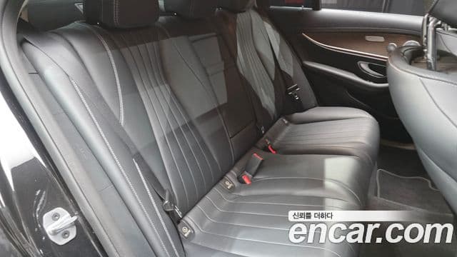Mercedes-Benz E-Class 2019 — Şəkil 11/20