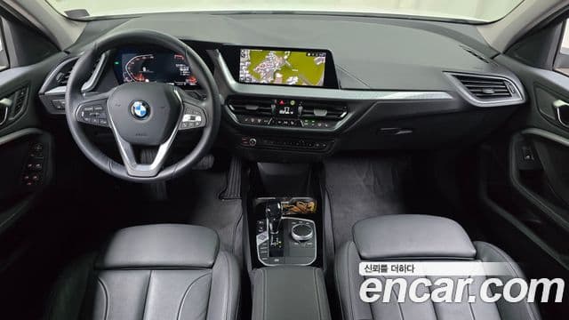 BMW 1 Series 2022 — Şəkil 7/20