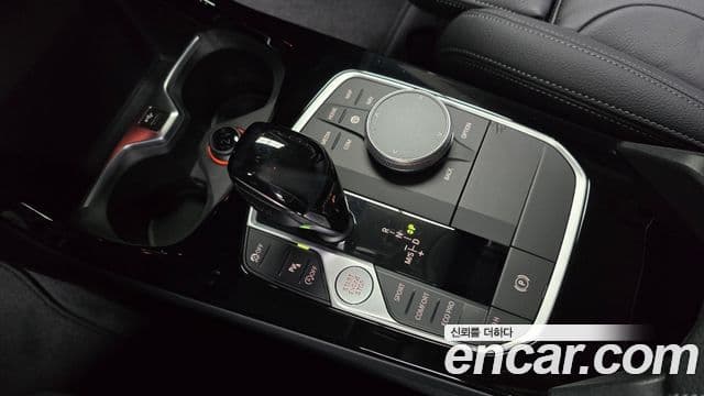 BMW 1 Series 2022 — Şəkil 9/20