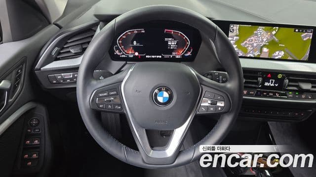BMW 1 Series 2022 — фото 12 из 20