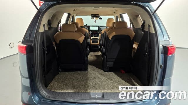 Kia Carnival 2022 — Фото 17/20
