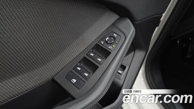 BMW 1 Series 2025 — Photo 33/36