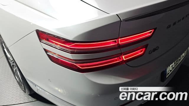 Genesis G80 2022 — ფოტო 28/32