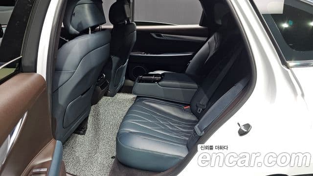 Genesis G80 2022 — ფოტო 25/32