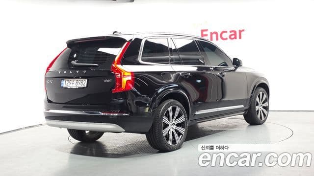 Volvo XC90 2022 — ფოტო 2/20