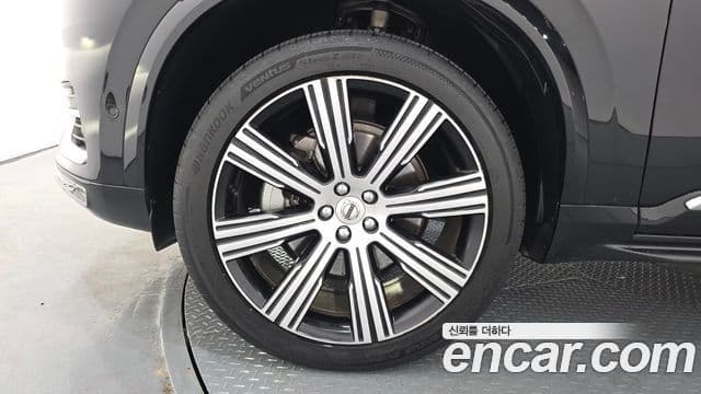 Volvo XC90 2022 — ფოტო 5/20