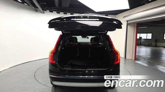 Volvo XC90 2022 — ფოტო 20/20
