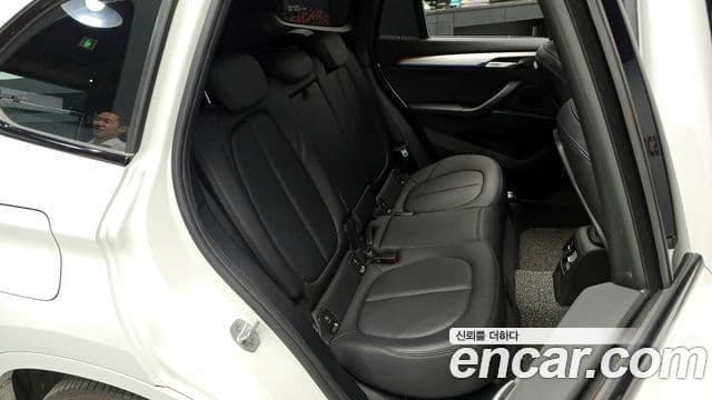 BMW X1 2019 — Şəkil 12/20