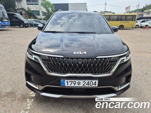 Kia Carnival 2023 — ფოტო 1/20