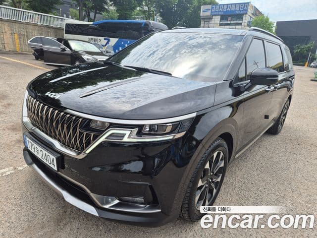 Kia Carnival 2023 — ფოტო 2/20