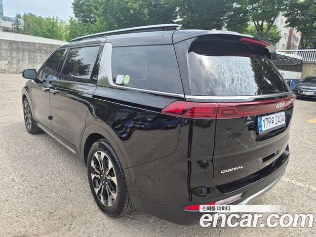Kia Carnival 2023 — ფოტო 3/20