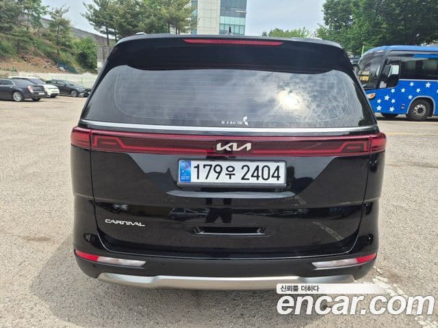 Kia Carnival 2023 — ფოტო 4/20