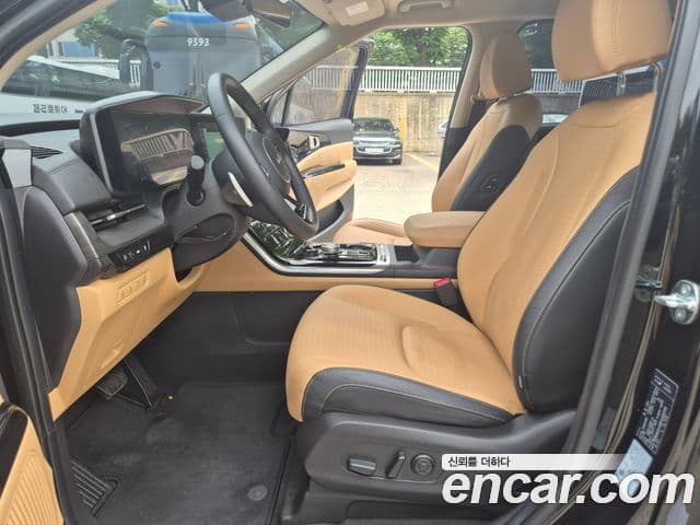 Kia Carnival 2023 — ფოტო 9/20