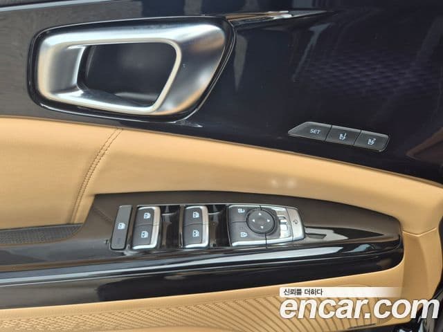 Kia Carnival 2023 — ფოტო 13/20