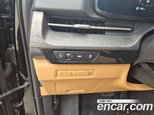 Kia Carnival 2023 — ფოტო 14/20