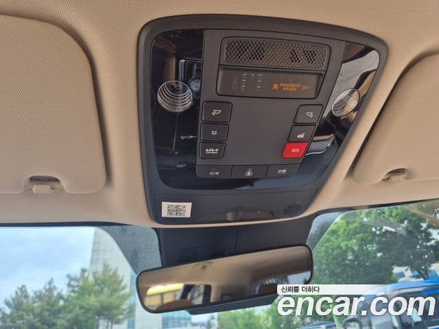Kia Carnival 2023 — ფოტო 15/20