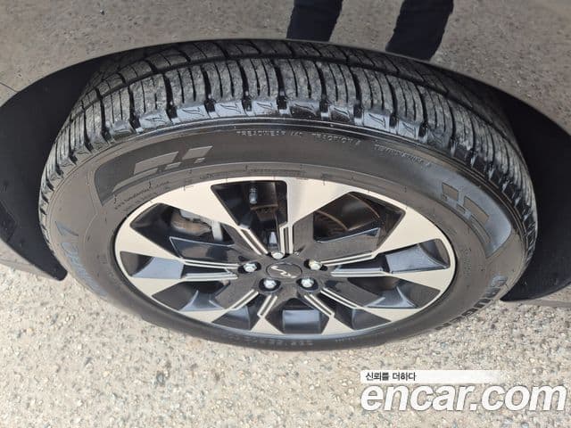 Kia Carnival 2023 — ფოტო 17/20
