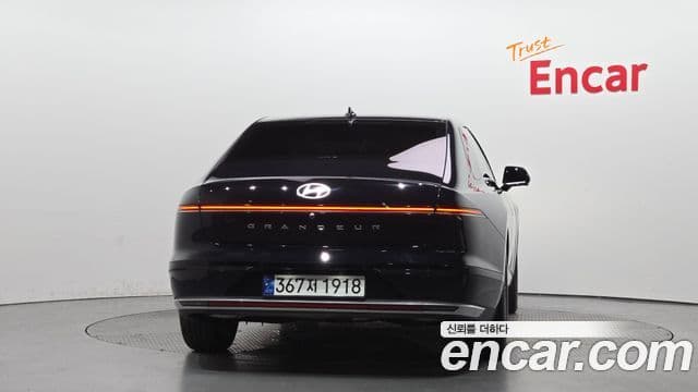 Hyundai Grandeur 2023 — ფოტო 4/20