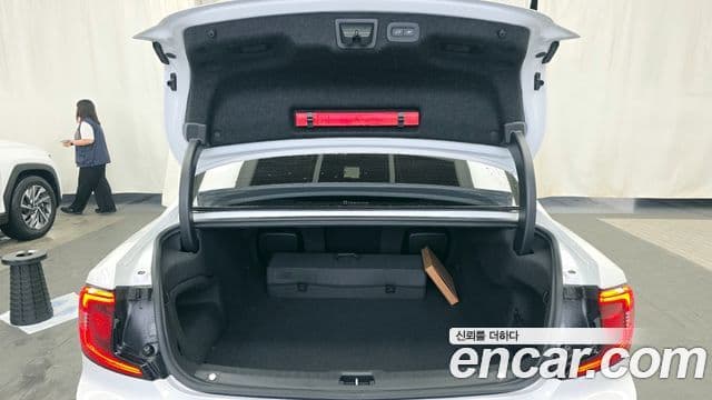 Volvo S90 2024 — фото 20 из 20