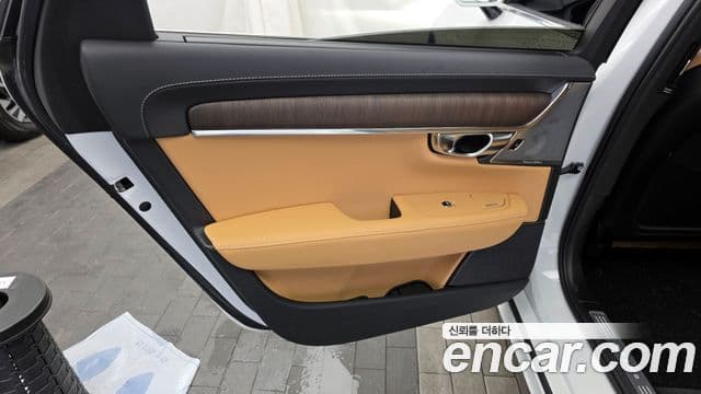 Volvo S90 2024 — Photo 31/34