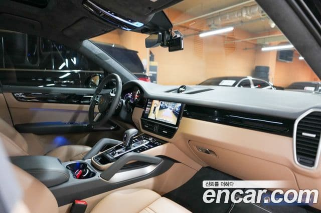 Porsche Cayenne 2021 — Şəkil 18/20