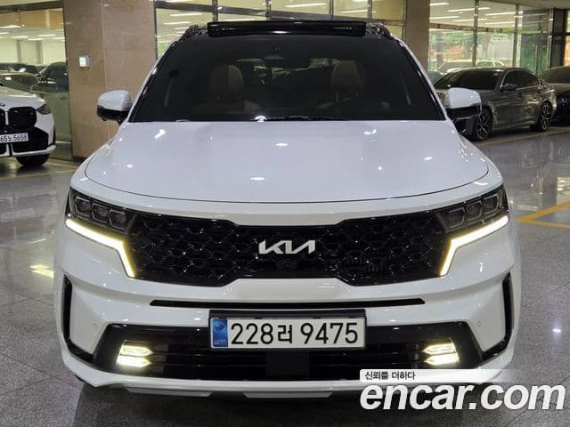 Kia Sorento 2023 — фото 1 из 20