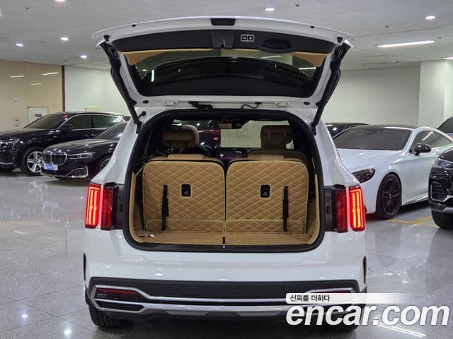 Kia Sorento 2023 — фото 16 из 20