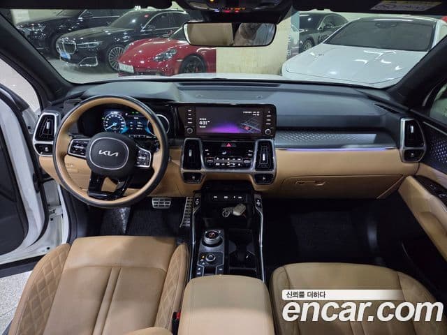 Kia Sorento 2023 — фото 18 из 20