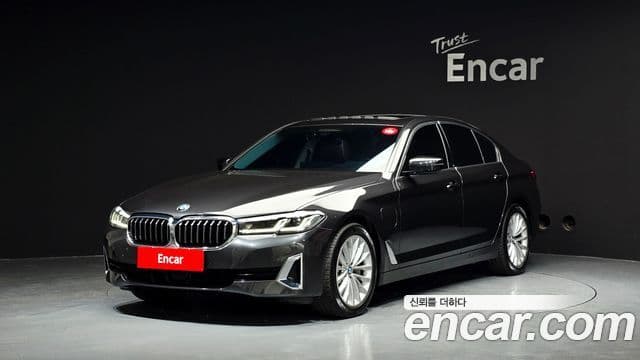 BMW 5 Series 2020 — Фото 1/20