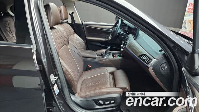 BMW 5 Series 2020 — Фото 12/20