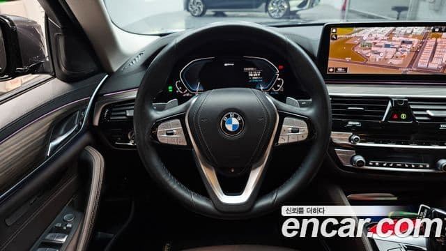 BMW 5 Series 2020 — Фото 13/20