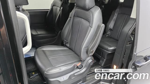 Hyundai Staria 2022 — ფოტო 11/20