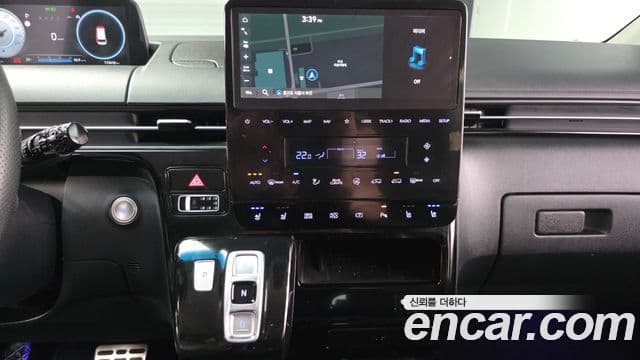Hyundai Staria 2022 — ფოტო 18/20