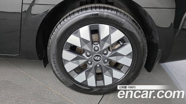 Hyundai Staria 2022 — ფოტო 14/30