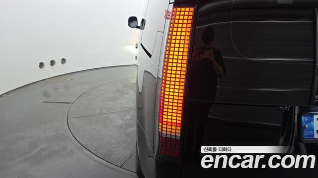Hyundai Staria 2022 — ფოტო 29/30