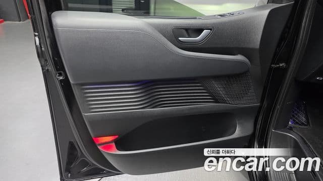 Hyundai Staria 2022 — ფოტო 12/30