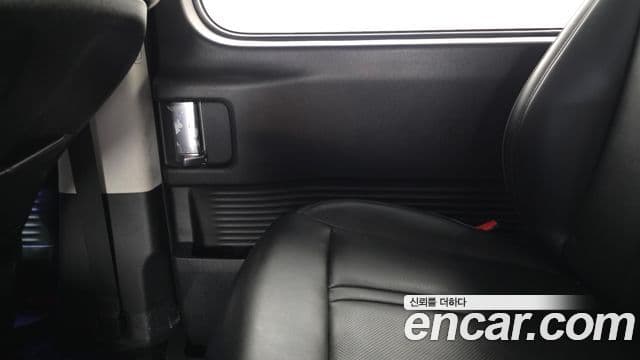 Hyundai Staria 2022 — ფოტო 3/30