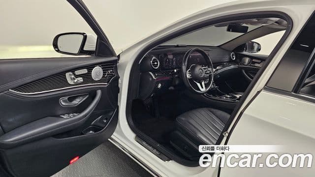 Mercedes-Benz E-Class 2020 — ფოტო 10/20