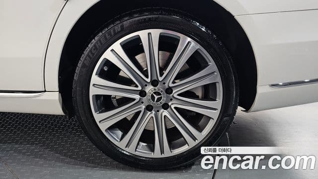 Mercedes-Benz E-Class 2020 — ფოტო 2/36