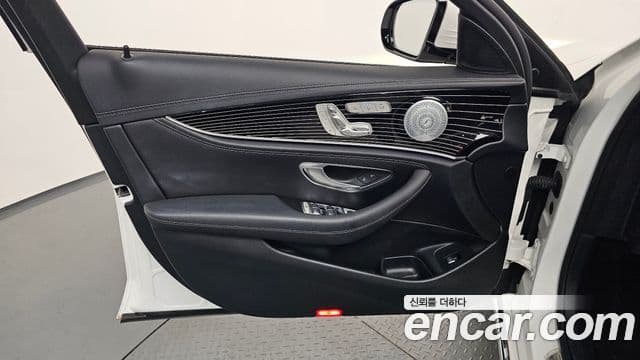 Mercedes-Benz E-Class 2020 — ფოტო 10/36