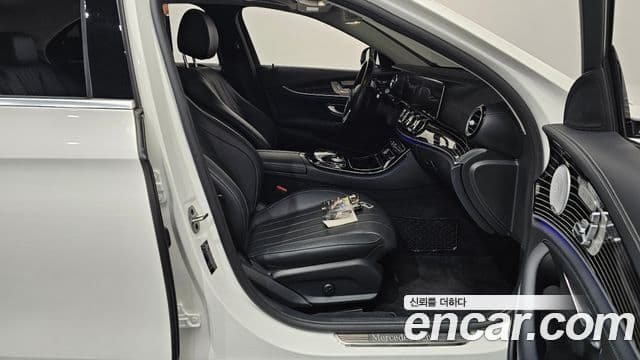 Mercedes-Benz E-Class 2020 — ფოტო 20/36