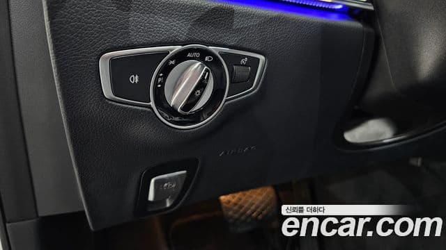 Mercedes-Benz E-Class 2020 — ფოტო 27/36