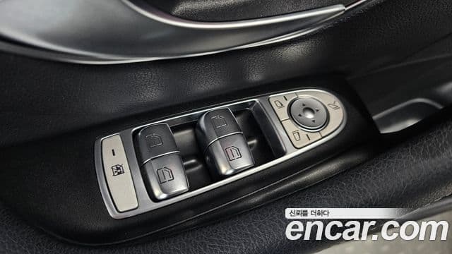 Mercedes-Benz E-Class 2020 — ფოტო 18/36