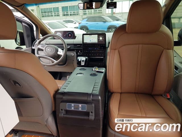 Hyundai Staria 2022 — ფოტო 6/20