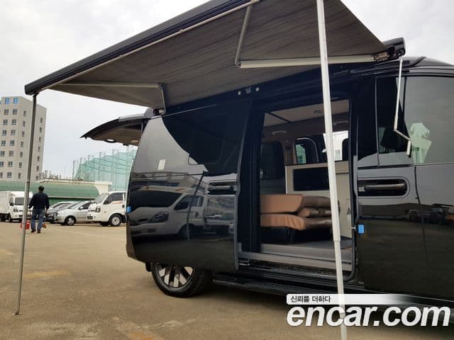Hyundai Staria 2022 — Photo 18/20