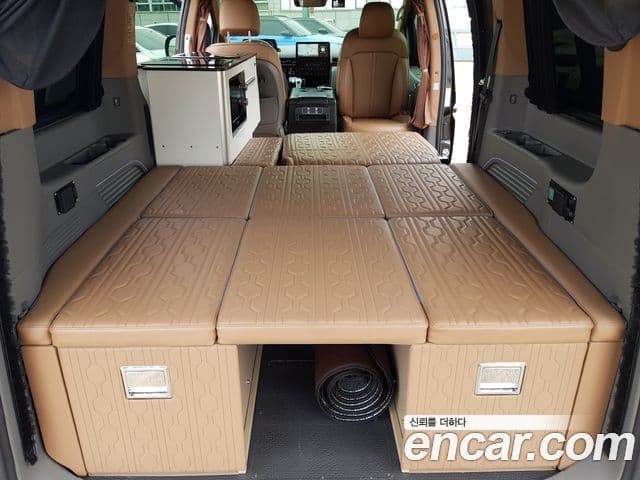 Hyundai Staria 2022 — Photo 15/20
