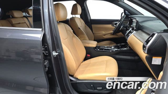 Kia Sorento 2022 — Фото 11/20