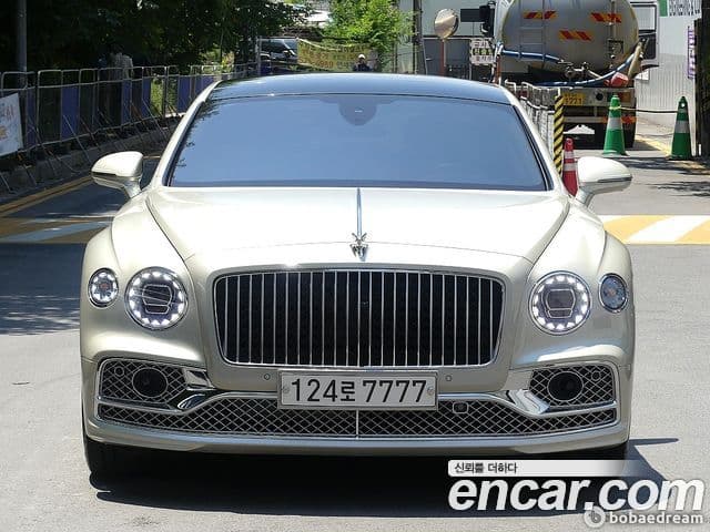 Bentley Flying Spur 2023 — Şəkil 9/20